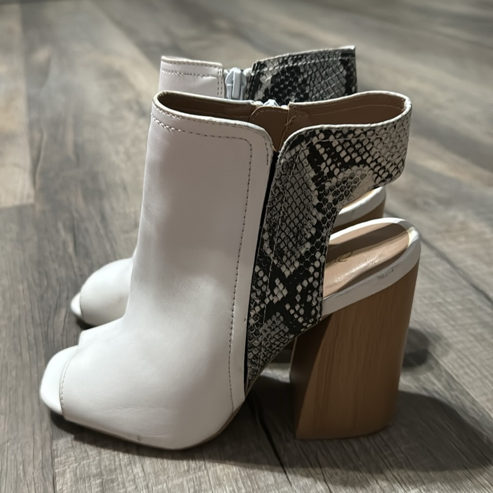 Heels!! - Picture 4 of 5